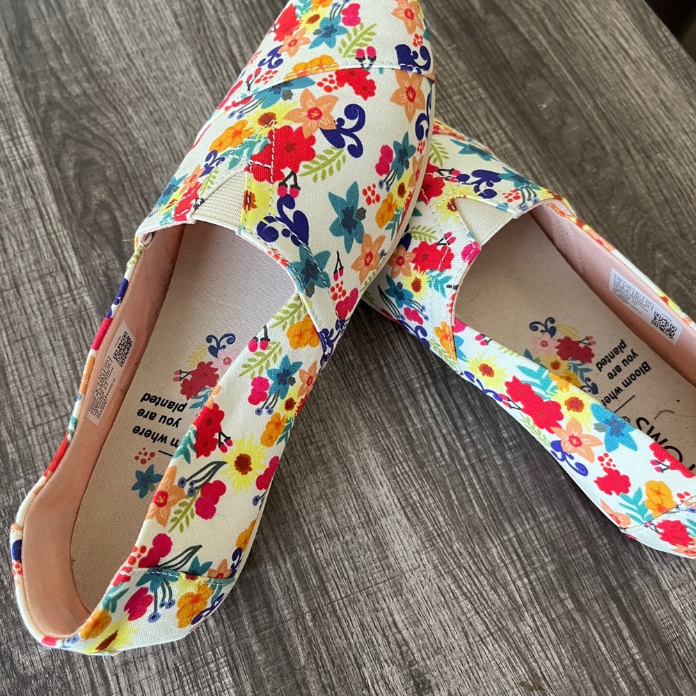 Toms